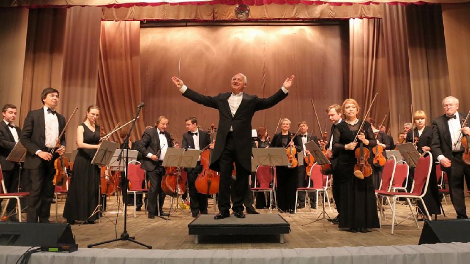 В Мурманской области выступит оркестр Владимира Спивакова