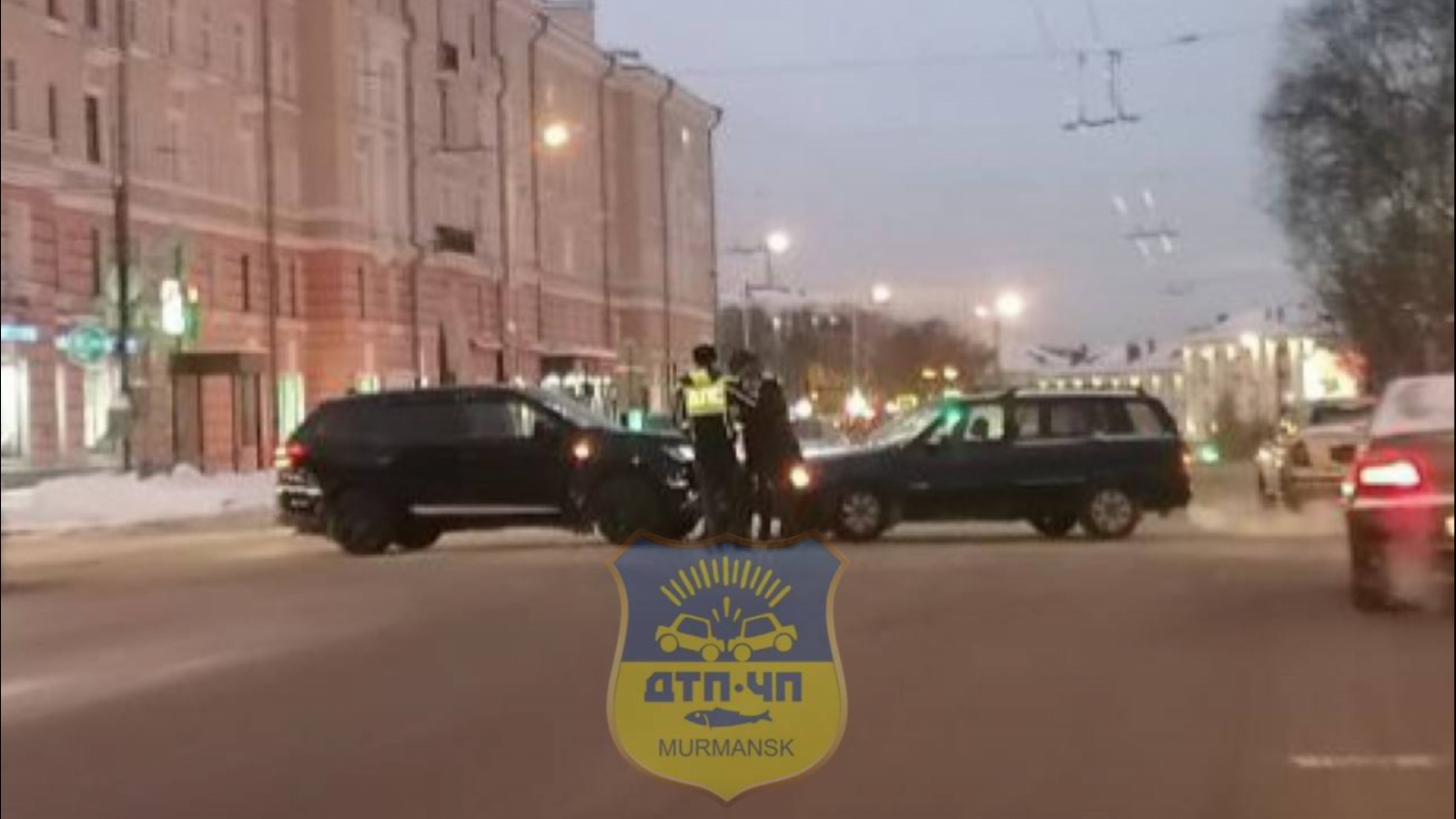 В центре Мурманска столкнулись машины