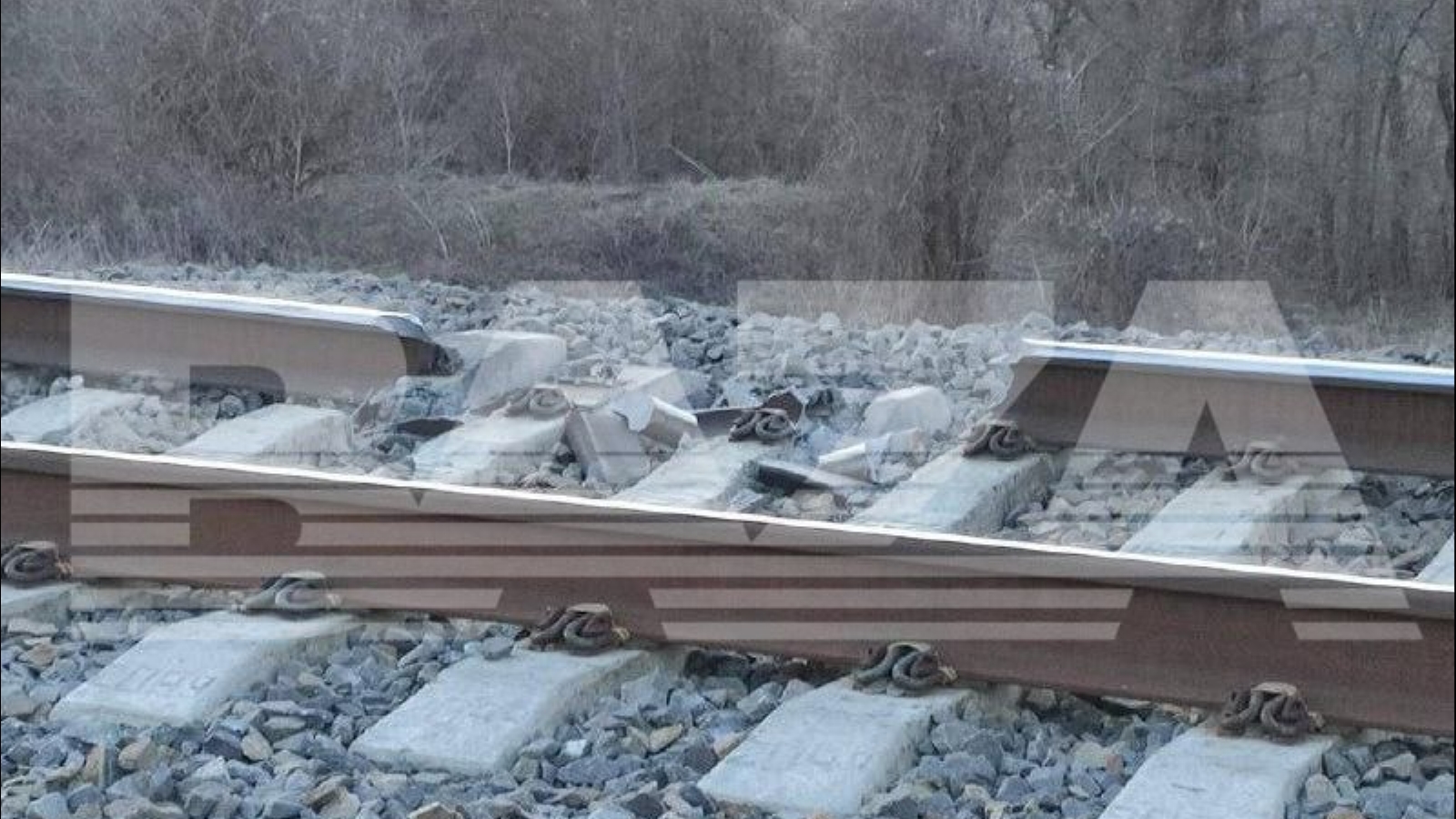 В Крыму повреждены железнодорожные пути