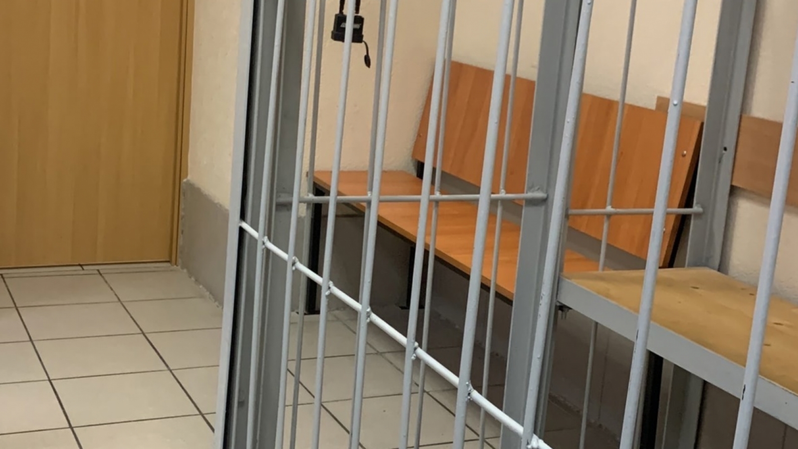 Ремонтирующие больницу в Кировске обокрали её на 400 тысяч