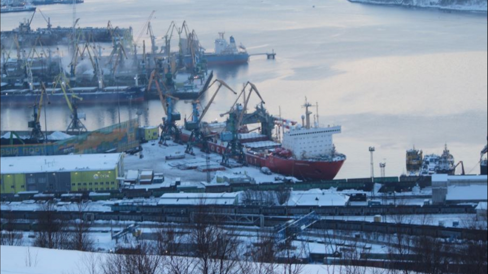 Порт Мурманск лидирует по грузообороту в Арктике