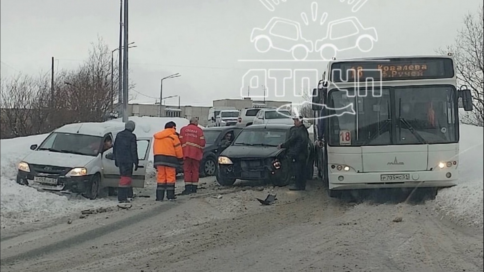 Вторая авария с автобусом в Мурманске за день