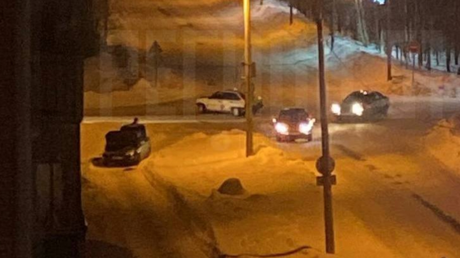 Три машины столкнулись на перекрёстке в Оленегорске