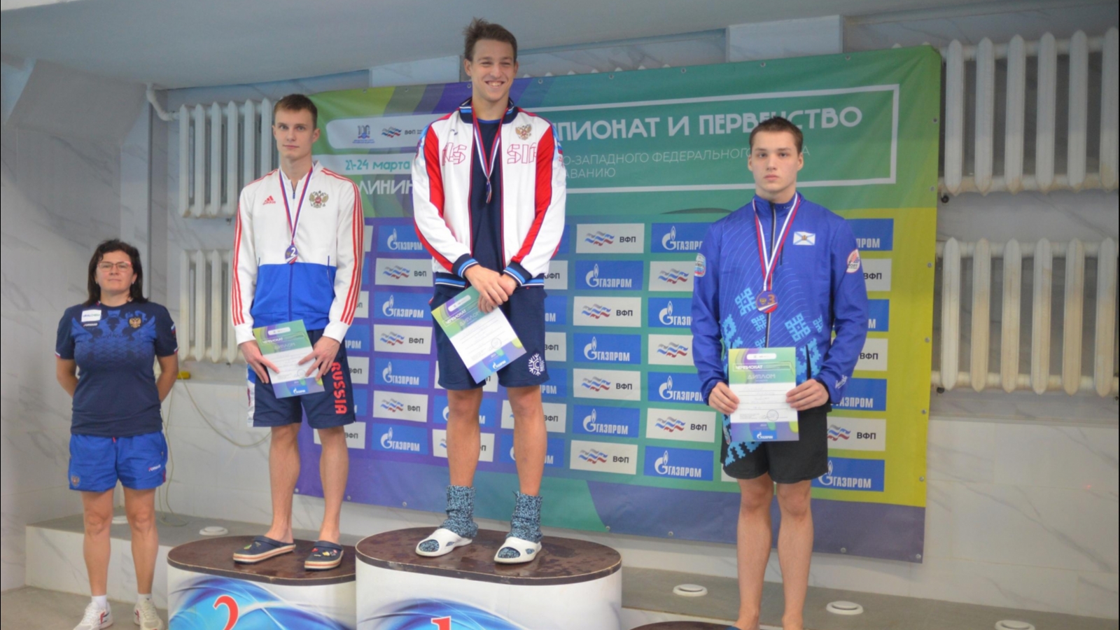 Мурманские пловцы завоевали 27 медалей на соревнованиях в Калининграде 