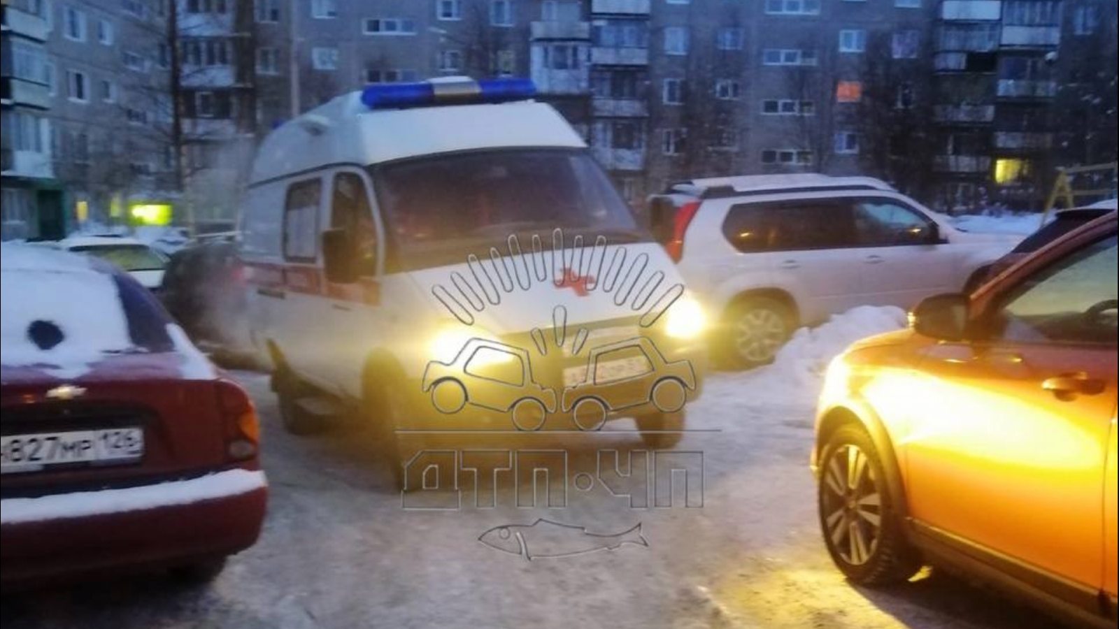 «Скорая» в Мурманске не смогла проехать из-за припаркованных авто