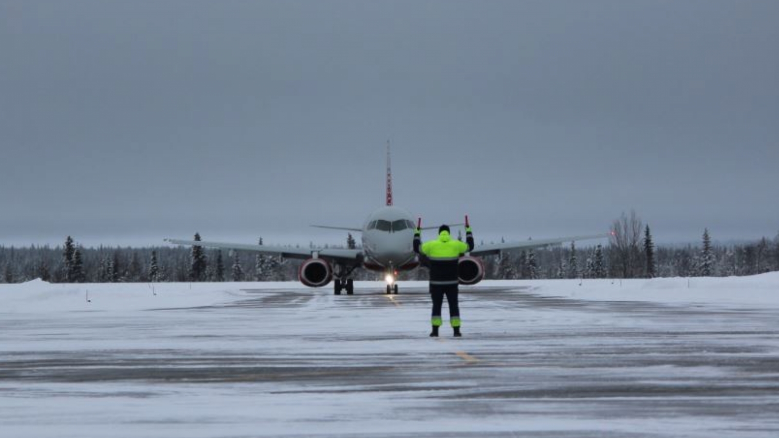 Самолёт Москва - Мурманск выберется из Пулково не ранее 21.05