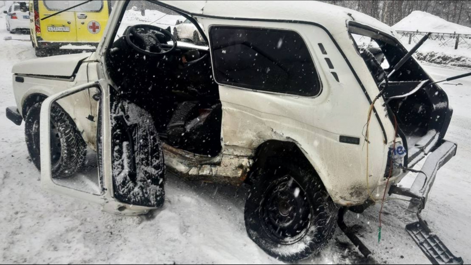 Автоинспекторы выясняют обстоятельства серьёзного ДТП в Мурманске