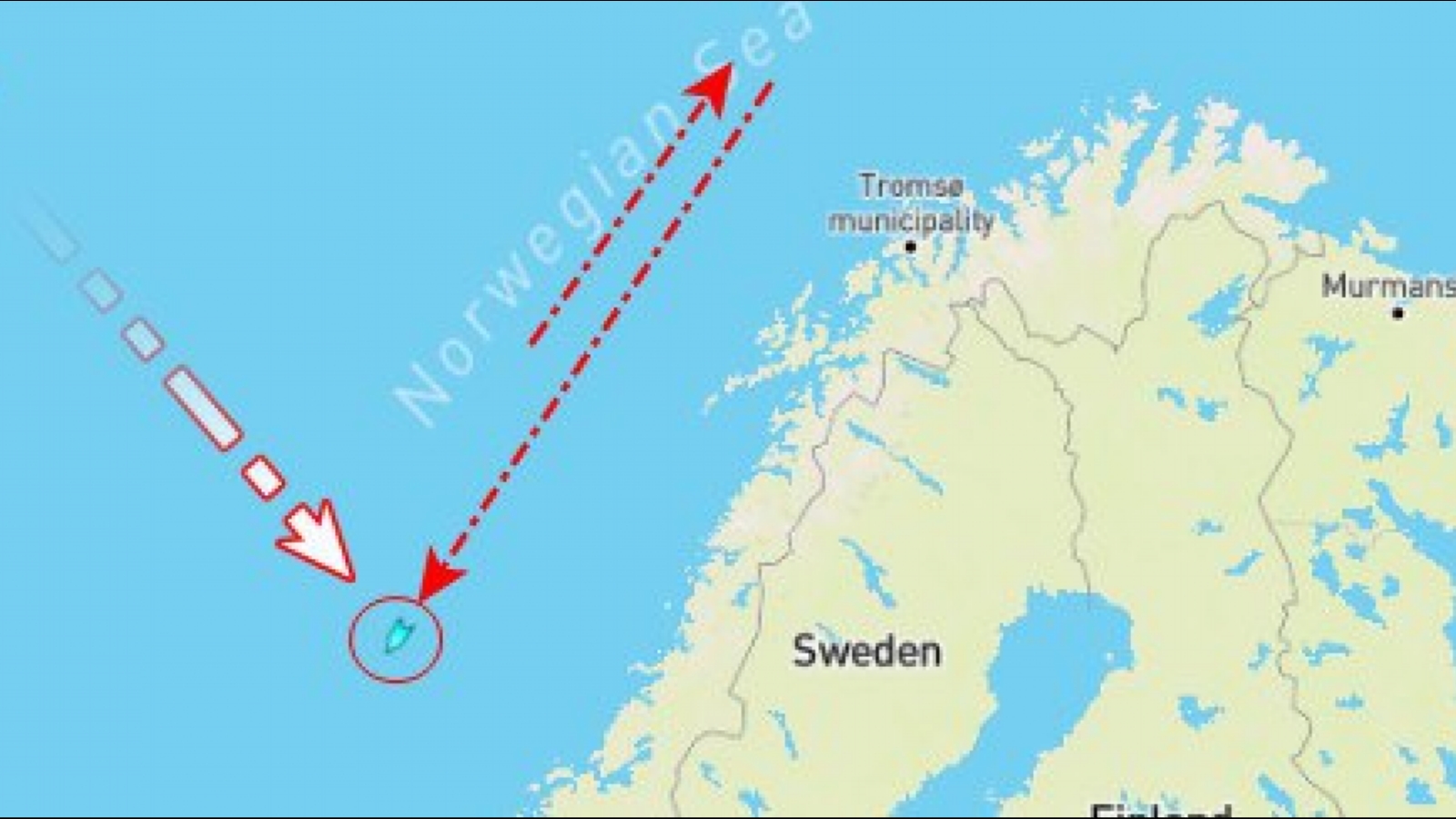 Буксир Северного флота продолжает нервировать НАТОвцев