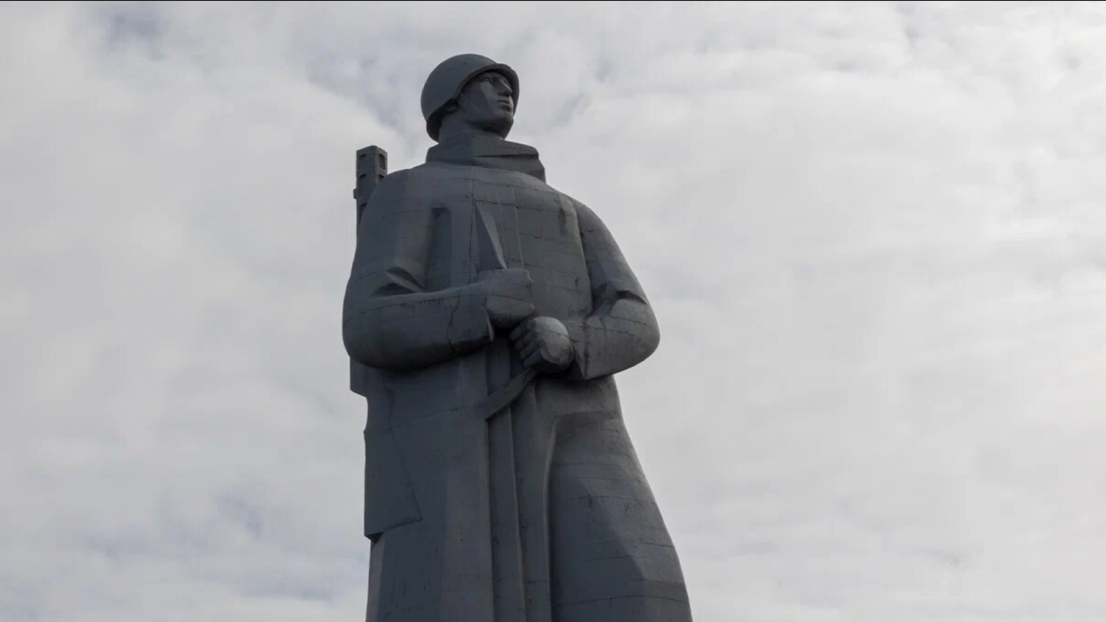 Губернатор: За годы войны на Мурманск было сброшено 185 тысяч бомб [видео]