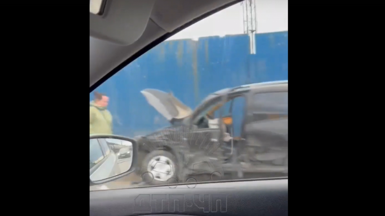 На «Прибрежке» в Мурманске столкнулись три машины [видео]