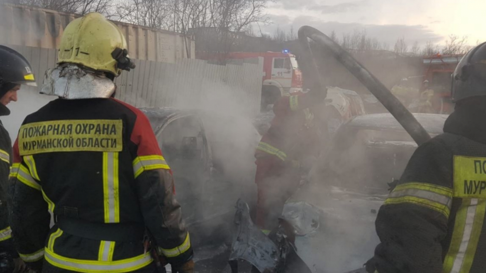 В Ковдоре рядом с домом сгорел автомобиль