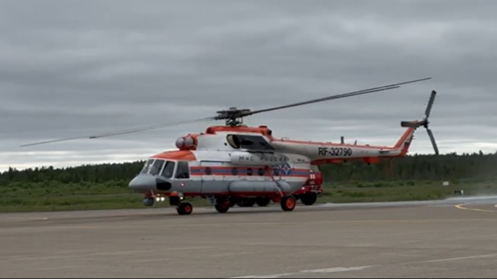 В Заполярье появился свой вертолёт МЧС [видео] | 29.06.2023 | Мурманск -  БезФормата