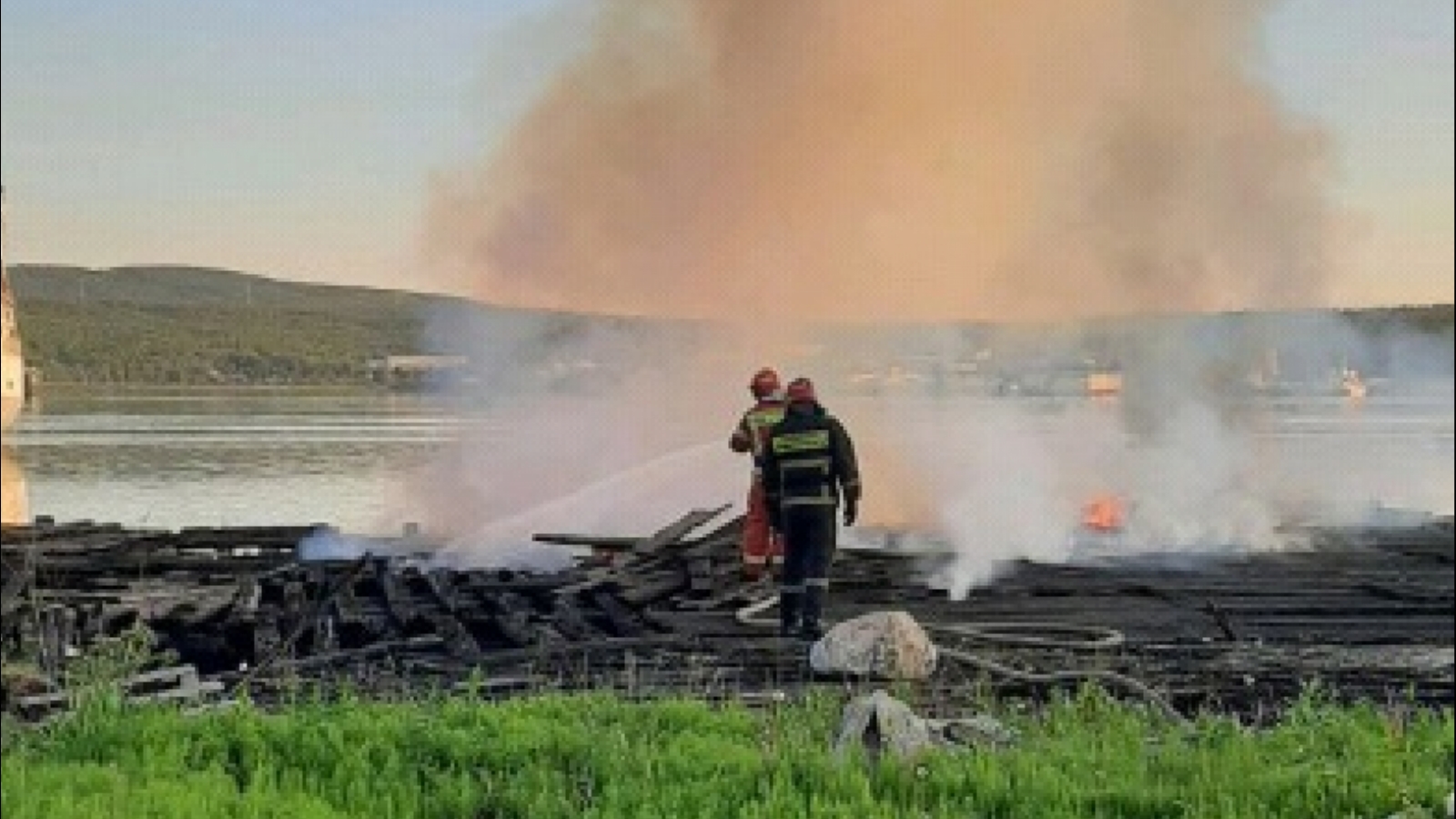 Спасатели ликвидировали пожар на Нижне-Ростинском шоссе
