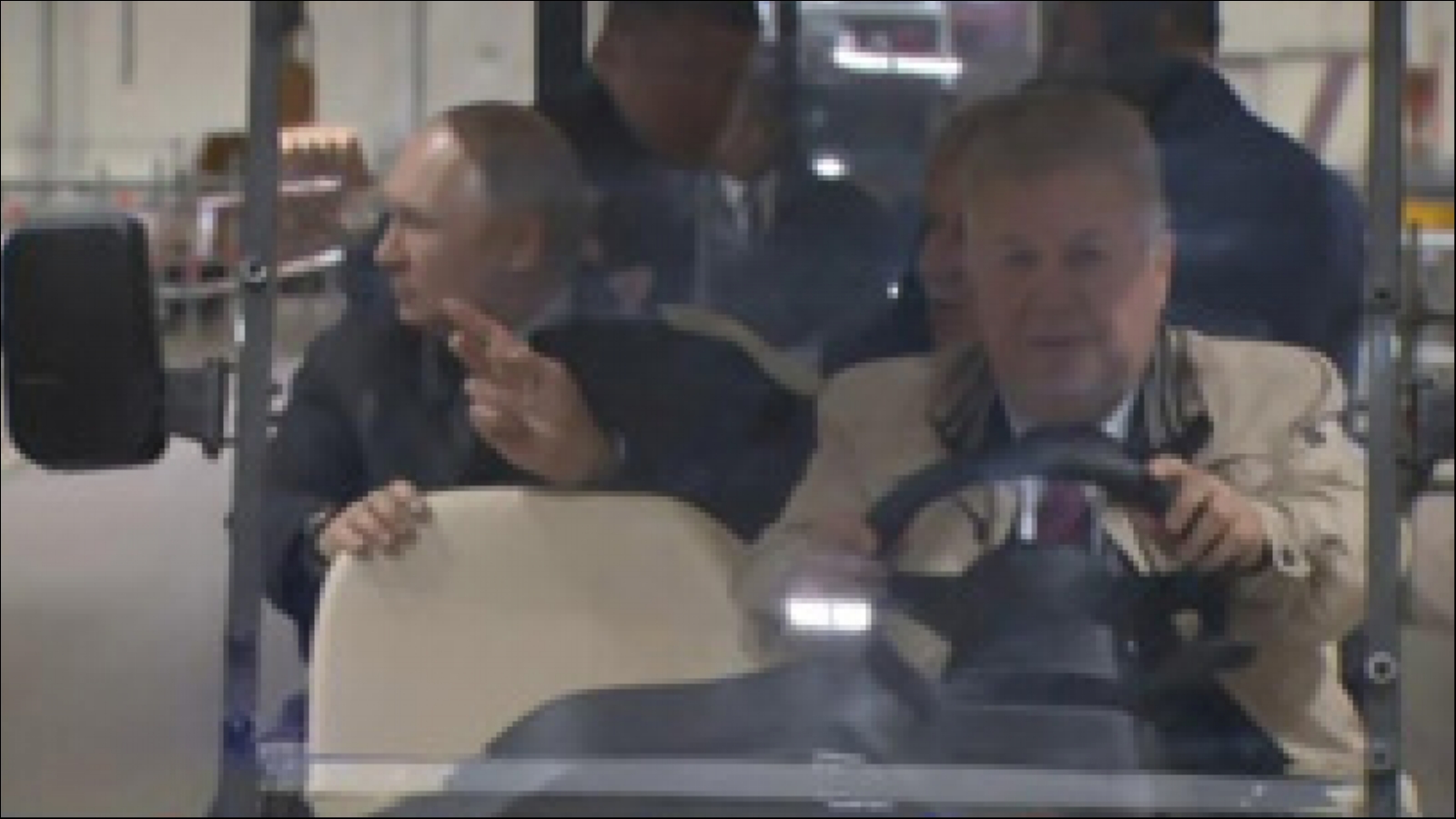 Путин c Чибисом пересели в Белокаменке на электрокар [видео]