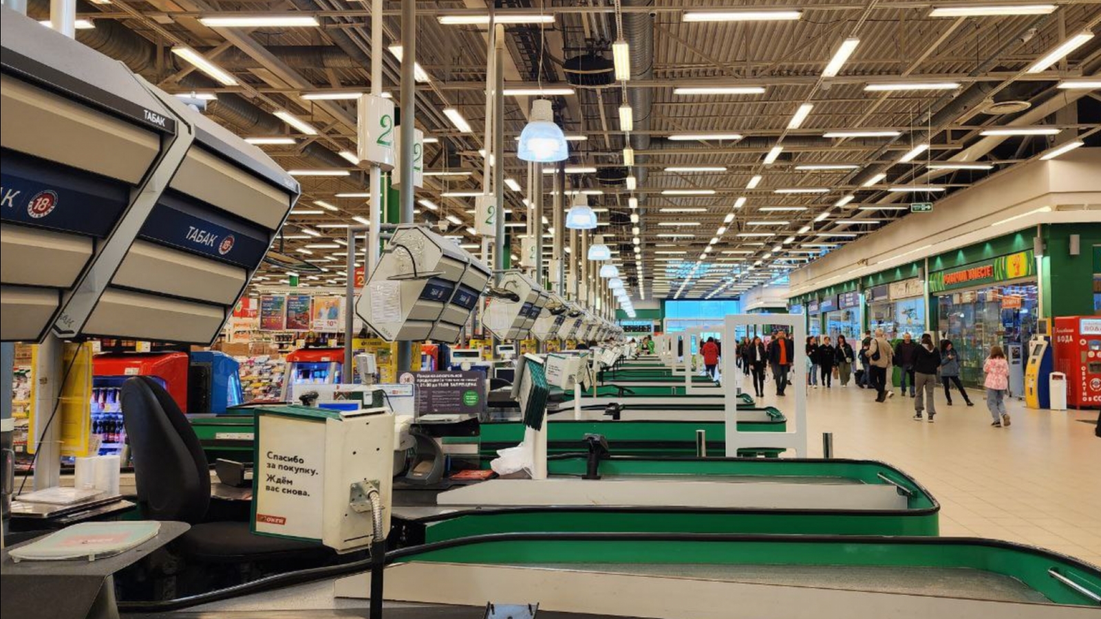 В мурманских супермаркетах убрали защитные экраны