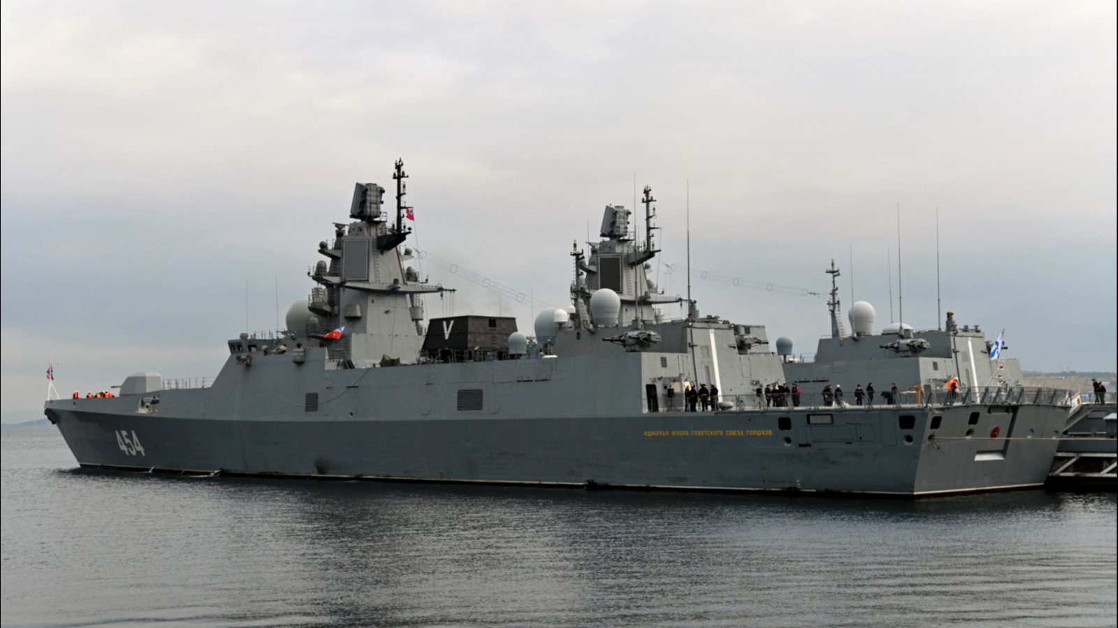 «Адмирал Горшков» вернулся из дальнего похода в Североморск