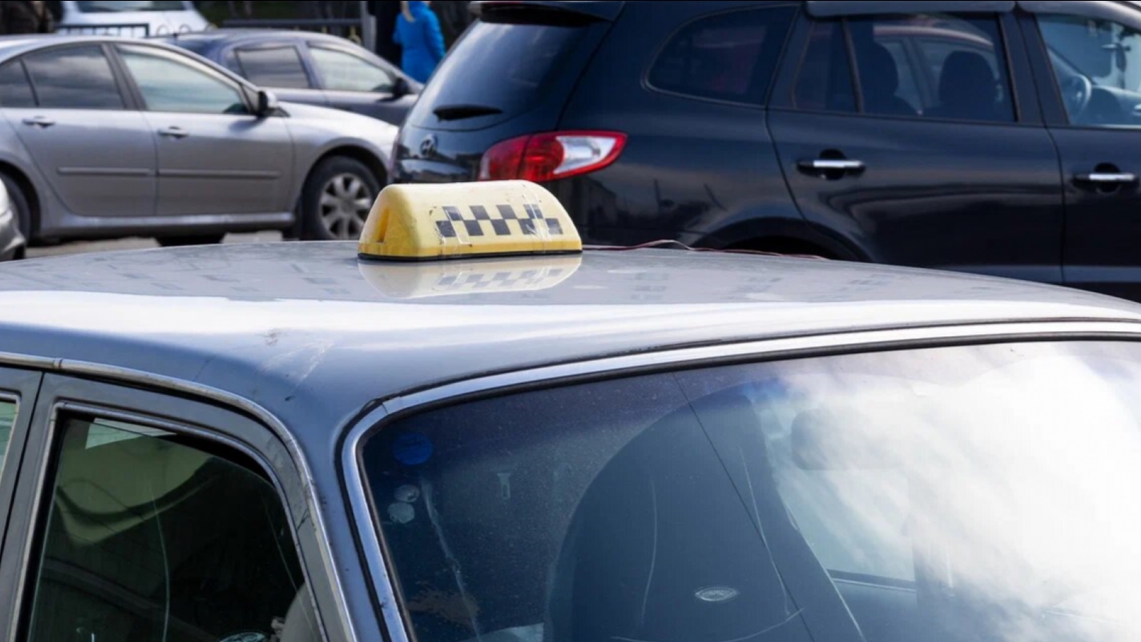 Цены на услуги такси в Заполярье подорожали на 70%