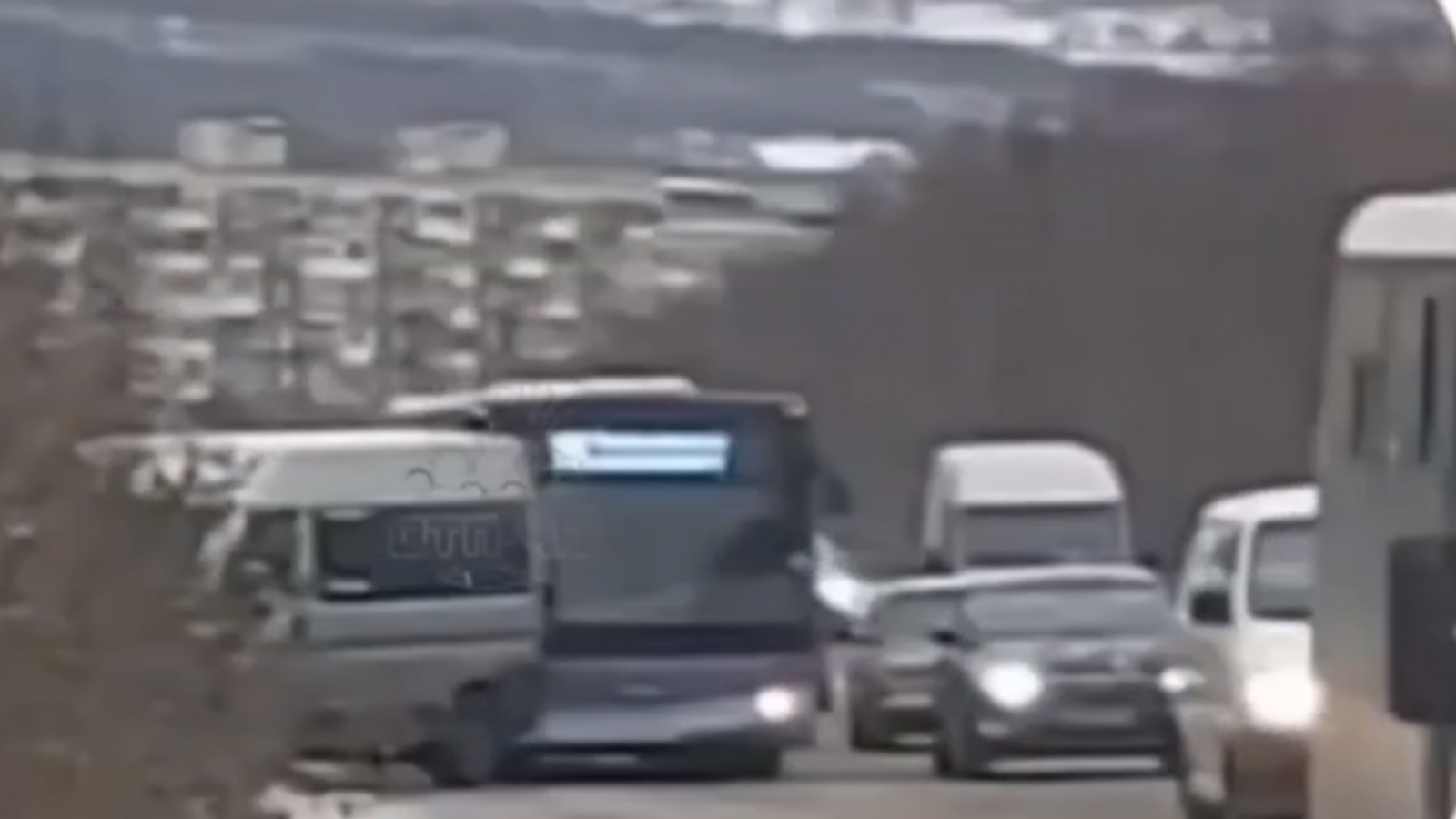 Автобус и маршрутка столкнулись в Мурманске [видео]