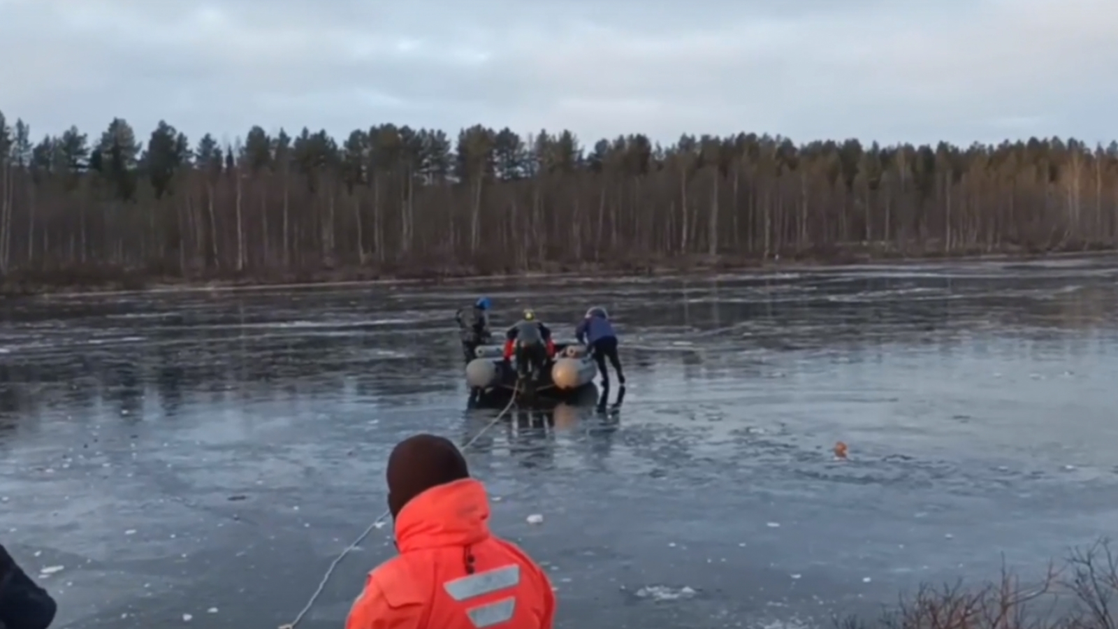 Работу водолазов по поиску мальчика в Алакуртти показали на [видео] |  24.10.2023 | Мурманск - БезФормата