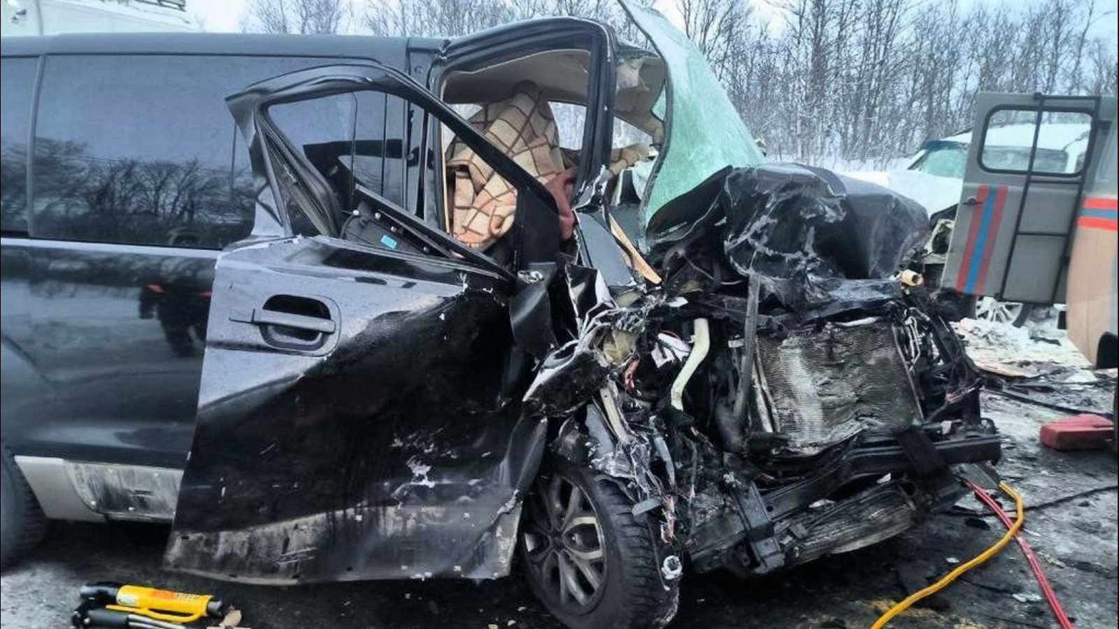 В дорожной аварии в Заполярье пострадали восемь человек, трое - дети
