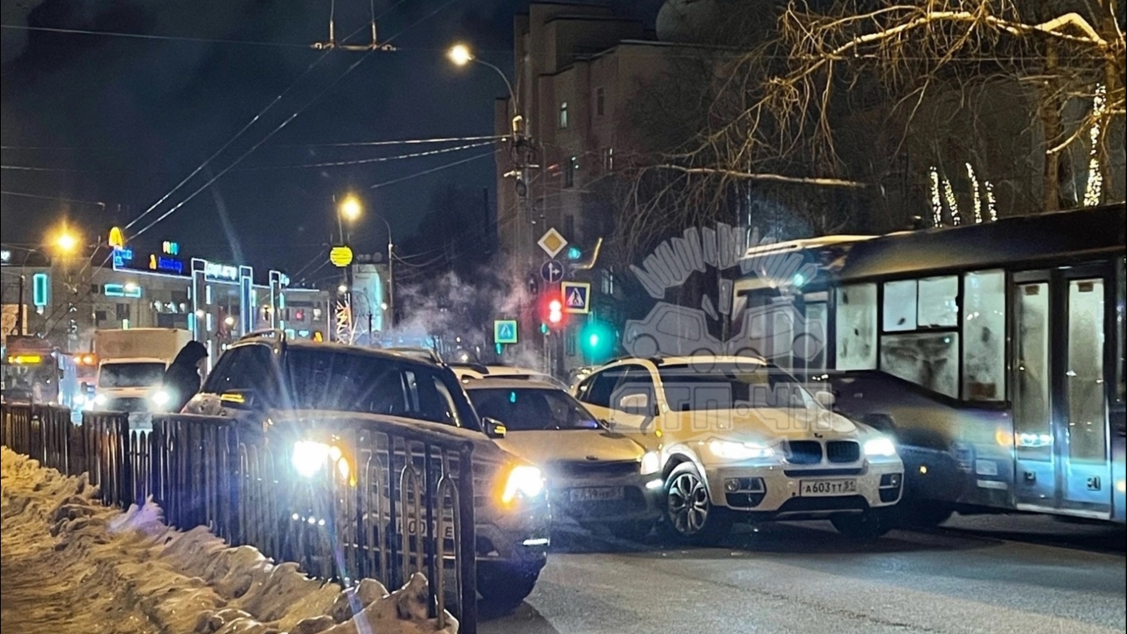 Из-за аварии в Мурманске возникла огромная пробка