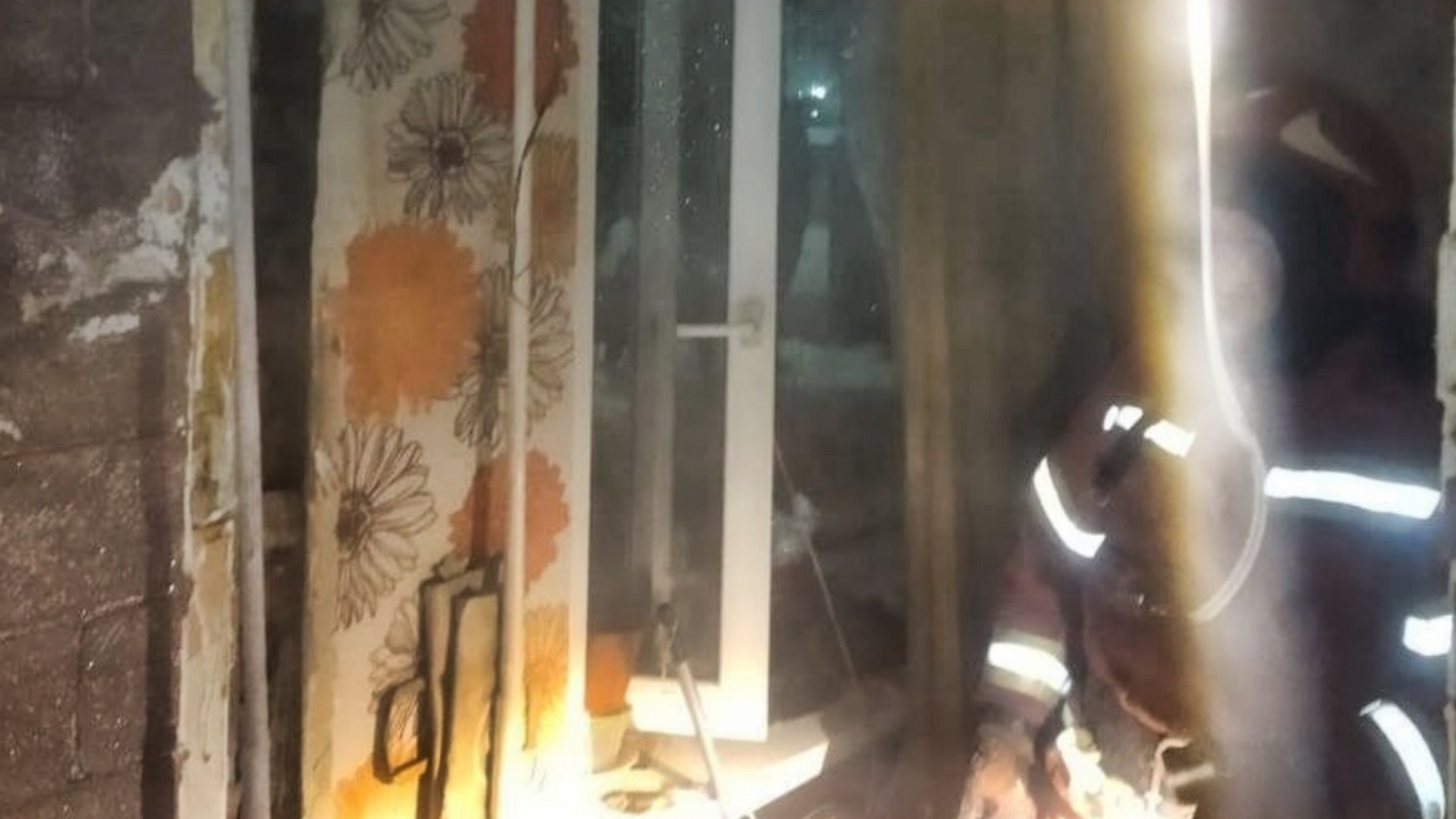 Замыкание электропроводки вызвало пожар в мурманской квартире