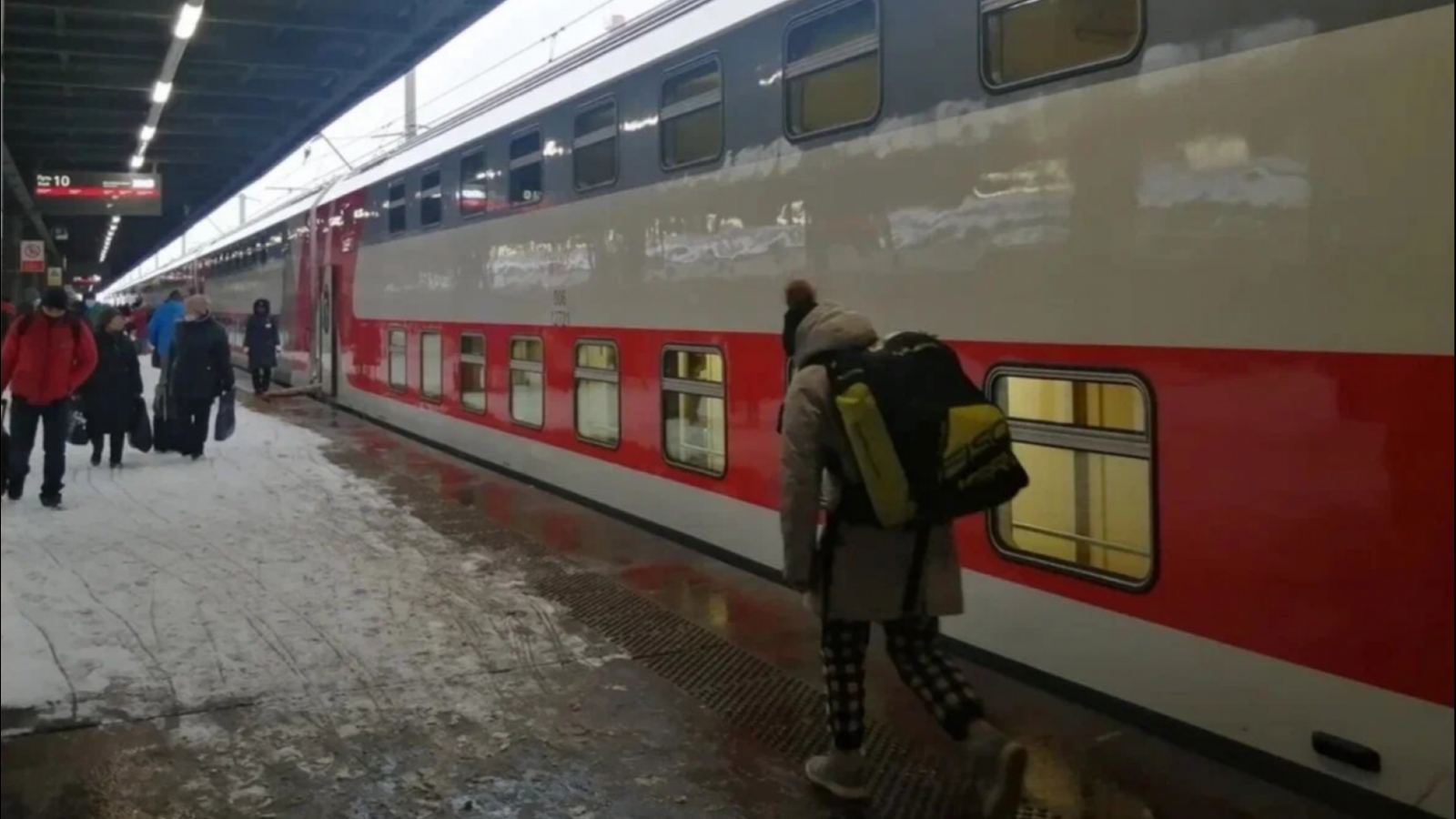 На вокзале в Петербурге раскрыли кражу в мурманском поезде