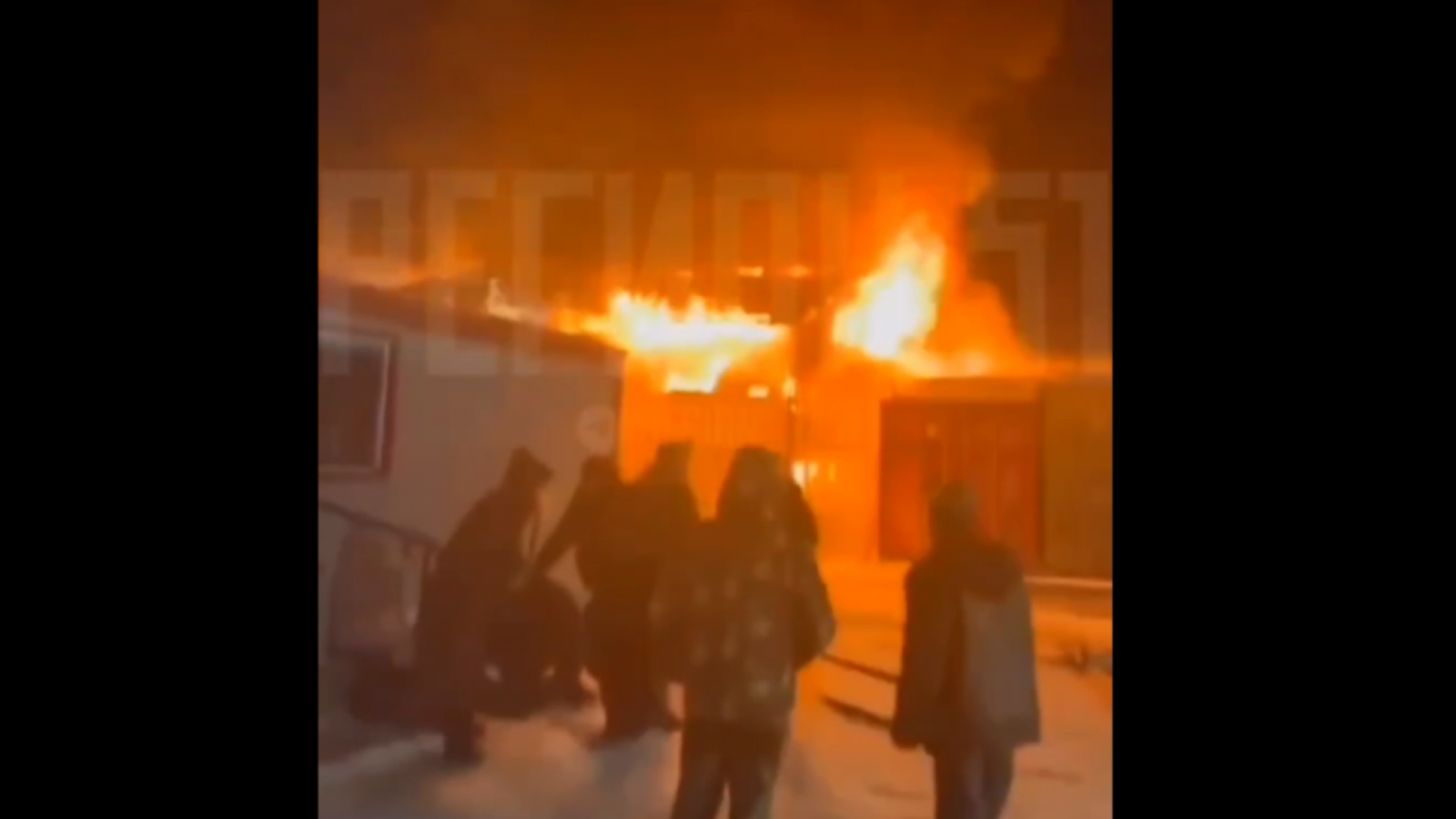 Здание автомойки загорелось в Снежногорске
