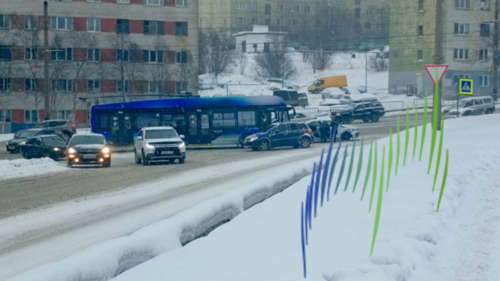 «Пассажир весь в крови»: В Мурманске столкнулись троллейбус и легковушка