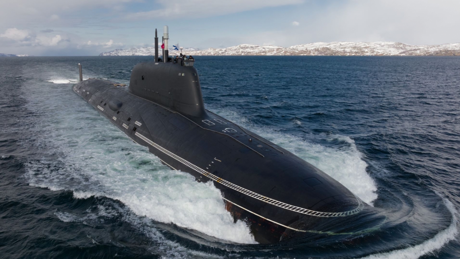 Атомарины Северного флота устроили подводную дуэль