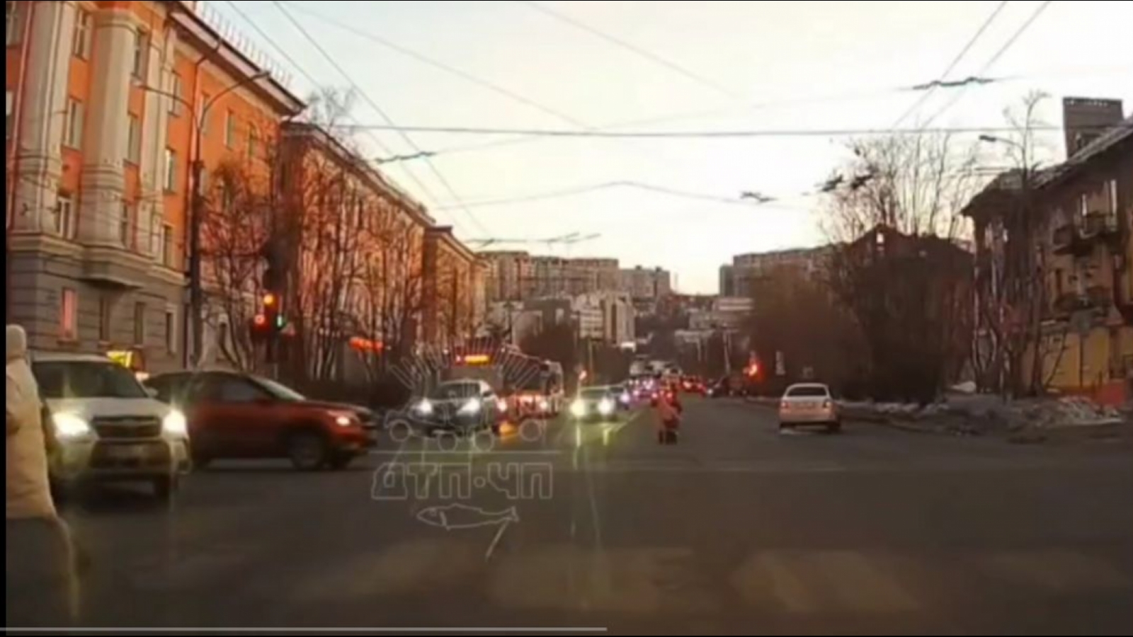 В Мурманске ищут сбившего ребёнка водителя [видео]