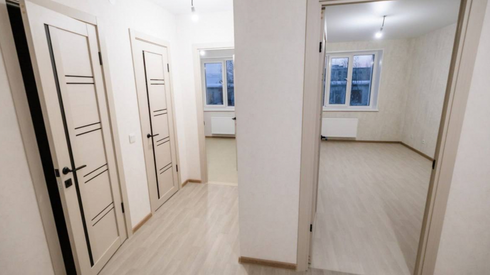 Переселенцы из новостройки на Бредова распродают квартиры 
