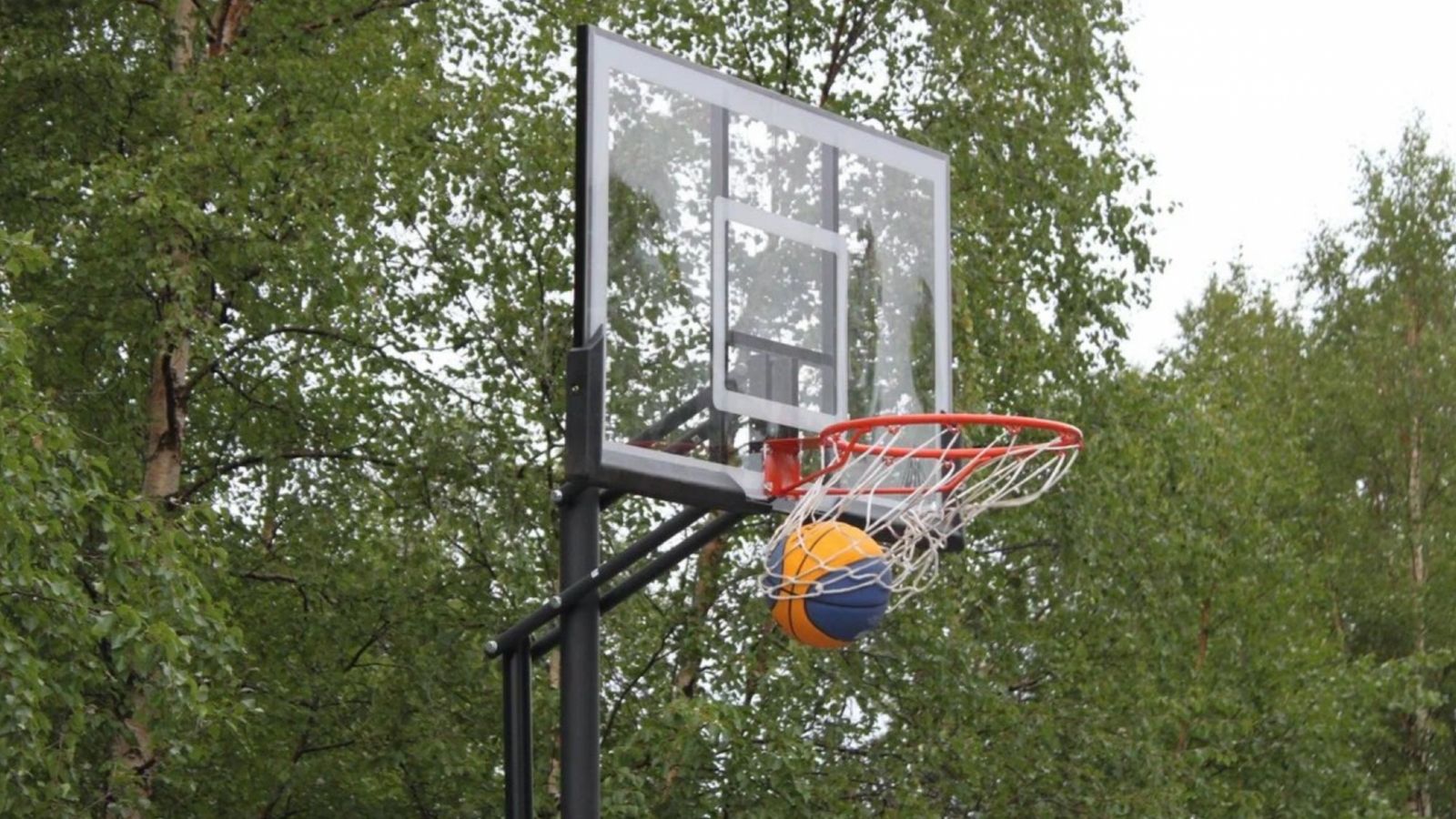 Заполярье планирует выделить 8 млн на баскетбольную площадку в Приморске