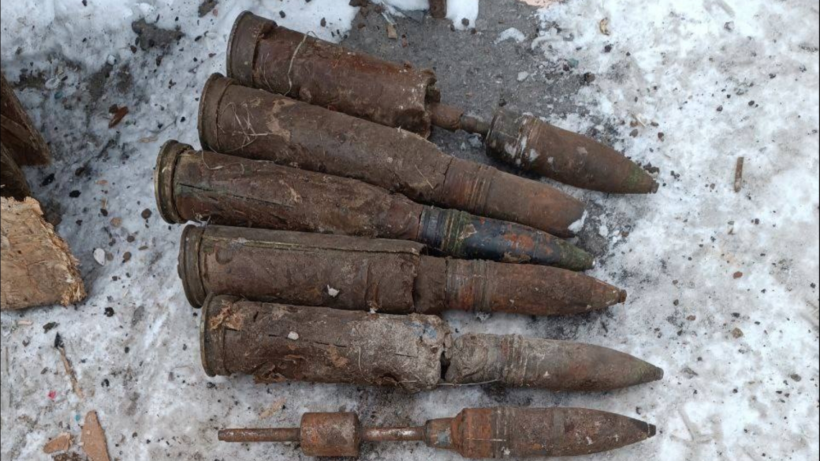 На помойку в Мурманске выбросили боеприпасы времён Великой Отечественной войны