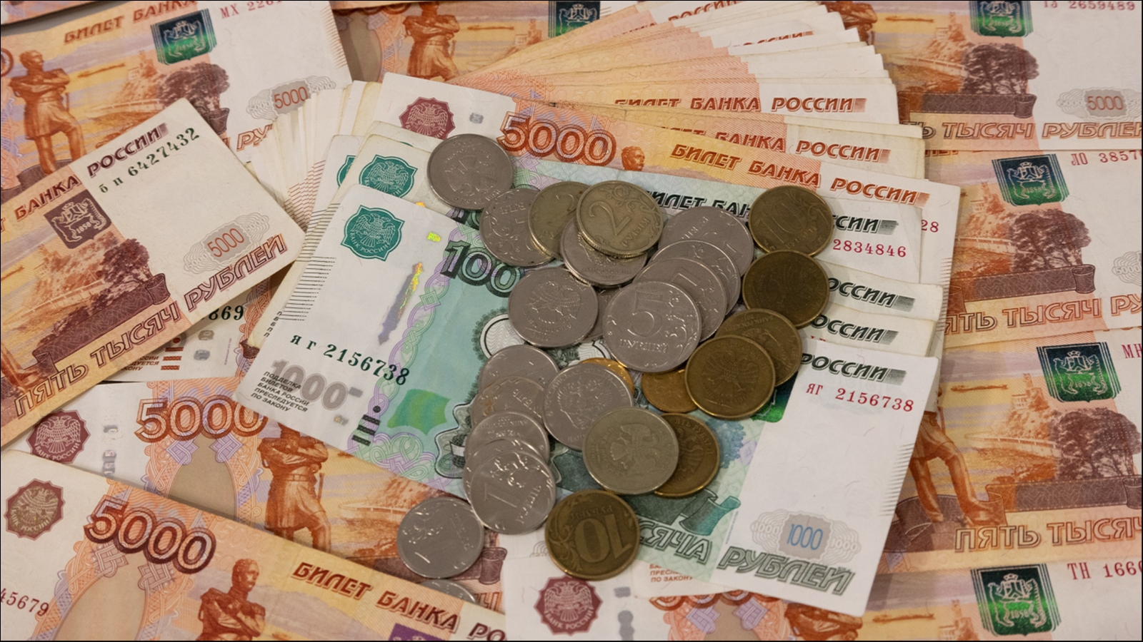 «Голубцовая» зарплата в Заполярье в 2023 году превысила 98 тысяч