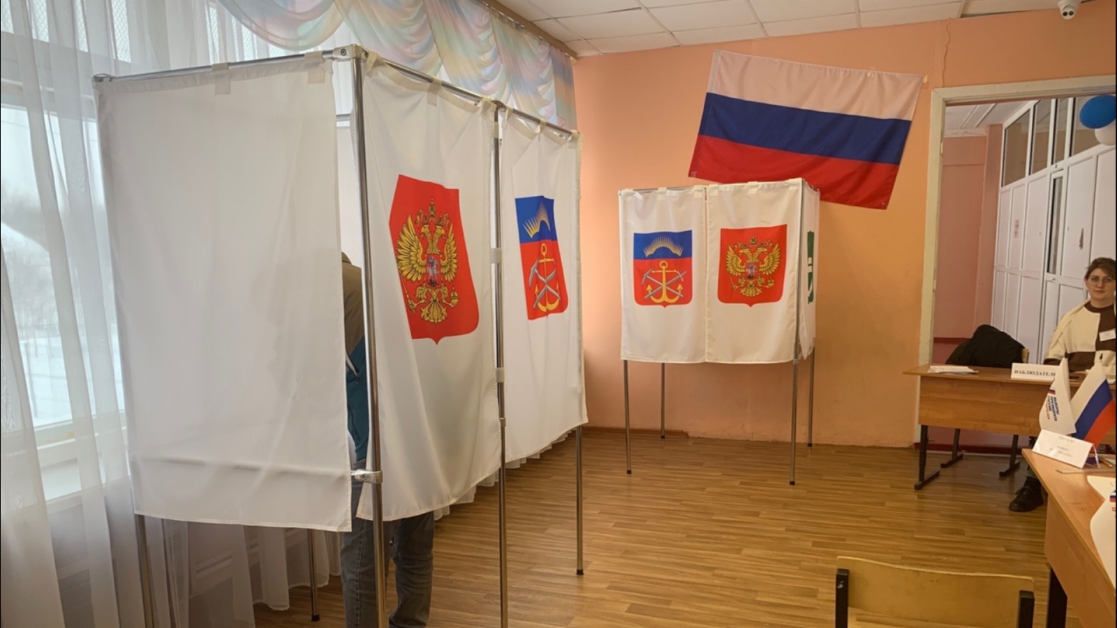 В России закрываются избирательные участки