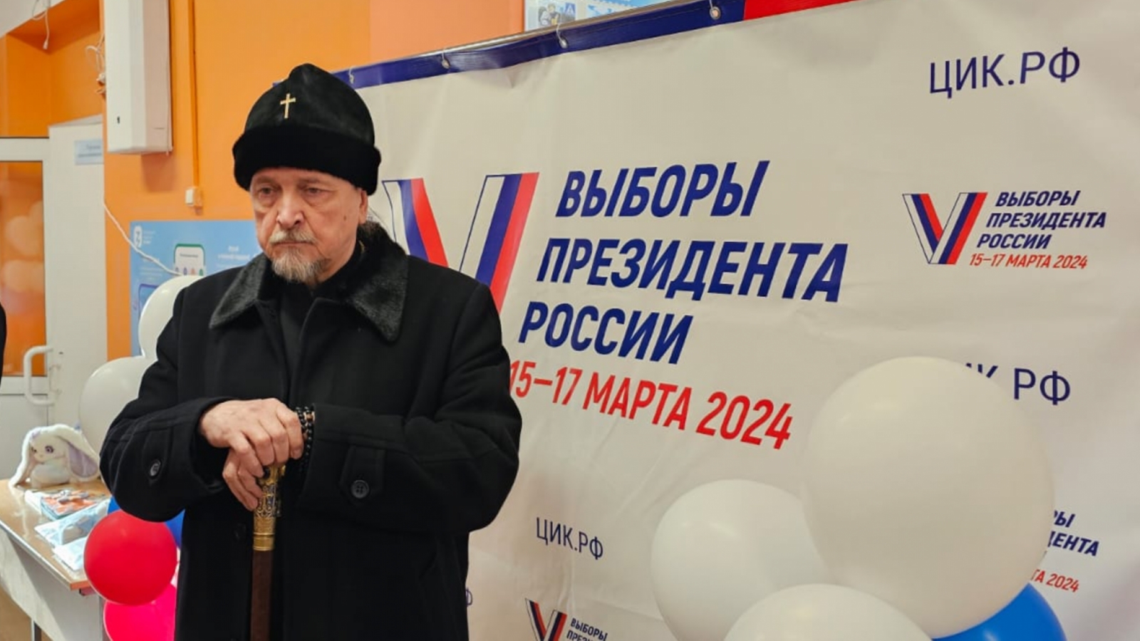 Мурманский митрополит проголосовал на выборах президента