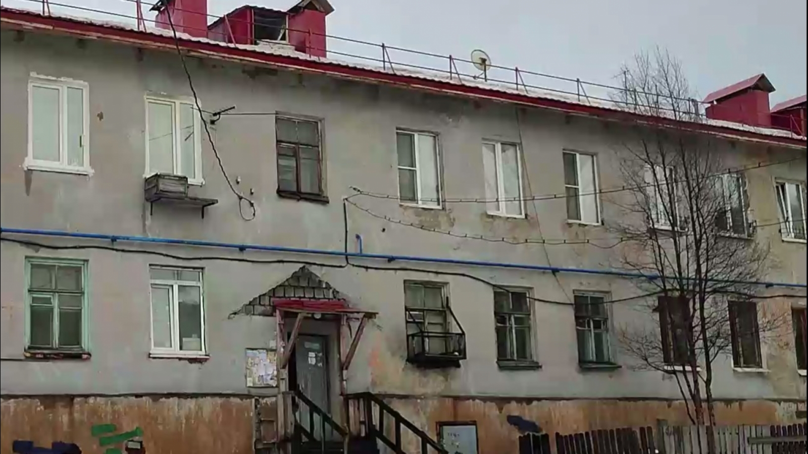Жители разрушающего дома: Капремонта ждать ещё 17 лет [видео]