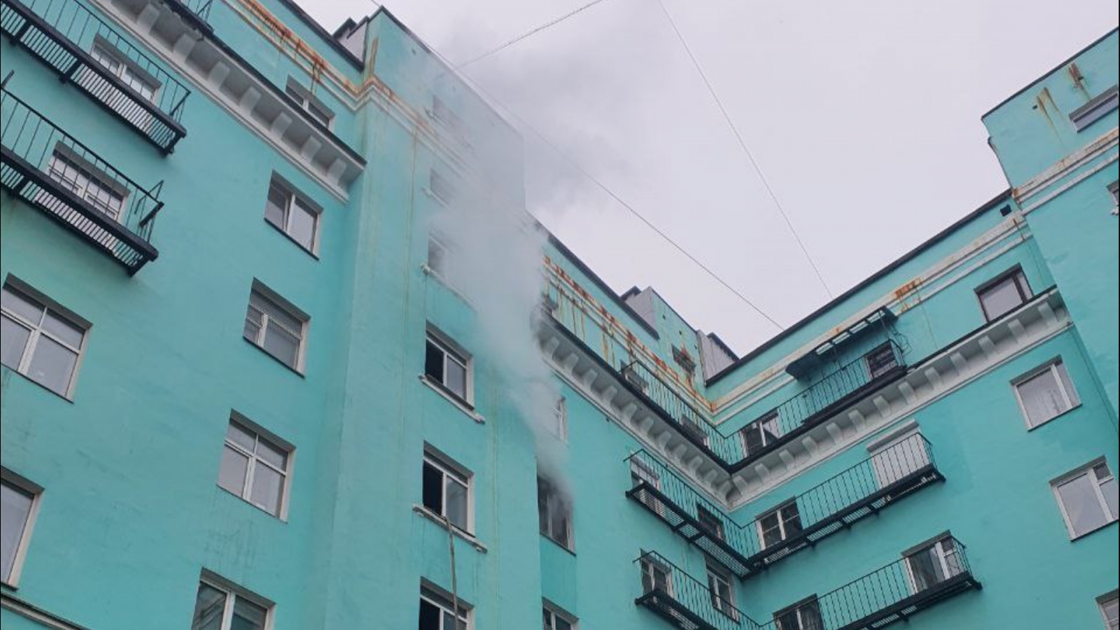 При пожаре в доме на Ленина в Мурманске погибла пенсионерка