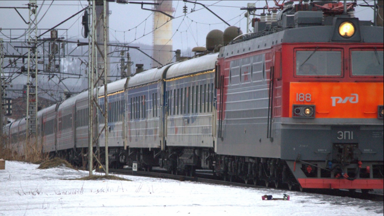 Два туристических поезда поедут в Мурманск летом