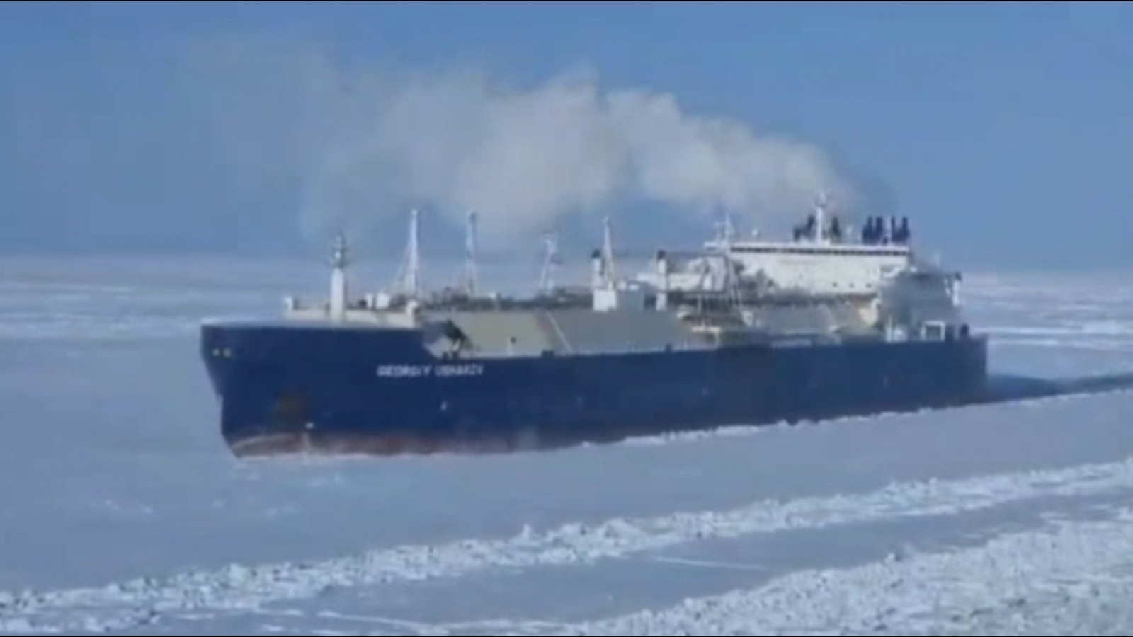 В Карском море встретились два танкера-газовоза [видео]