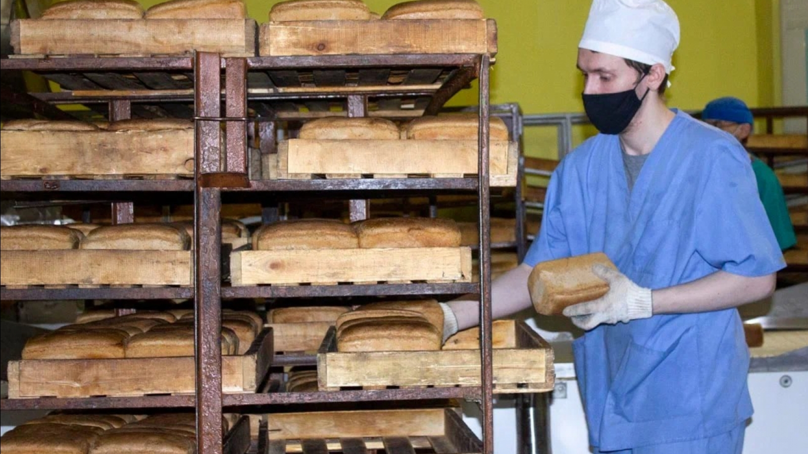 Экс-директор «Апатитыхлеба»: Считаю ошибочным прекращать выпуск хлеба