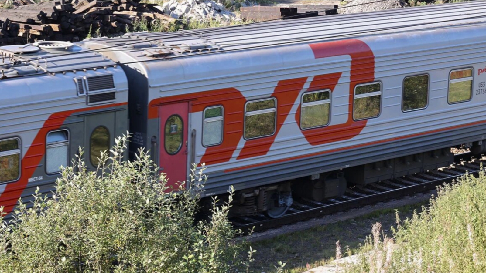 Поезд Санкт-Петербург - Мурманск задержали на 4 часа