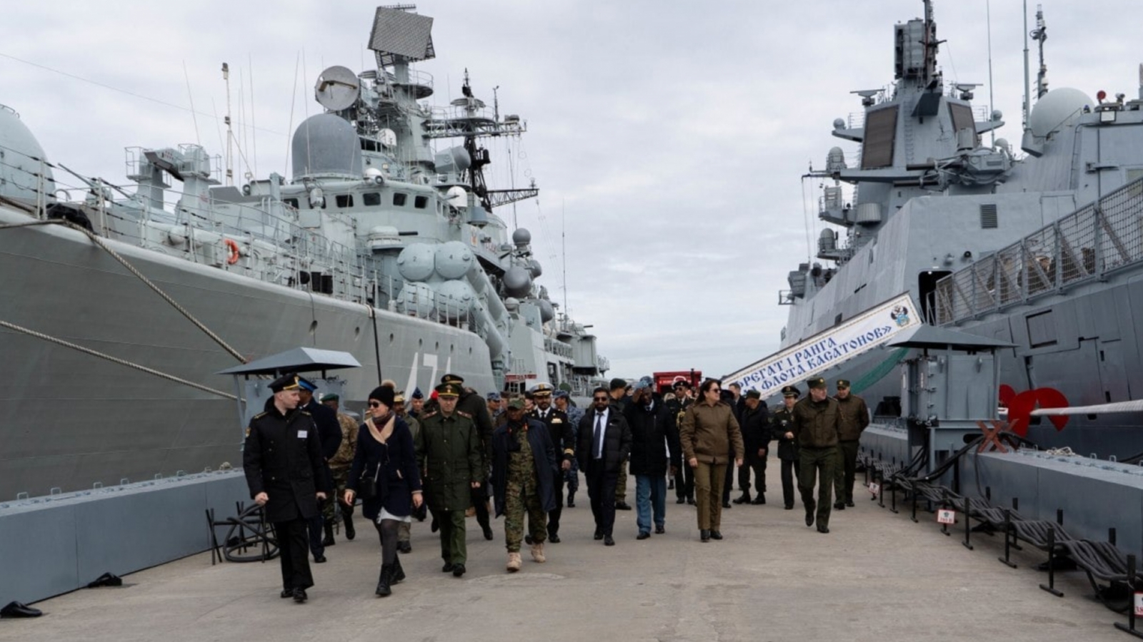Военные атташе дружественных стран посетили базу Северного флота