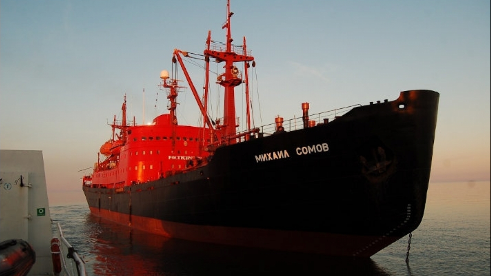 Продукты и топливо начали доставлять на полярные станции Баренцева моря