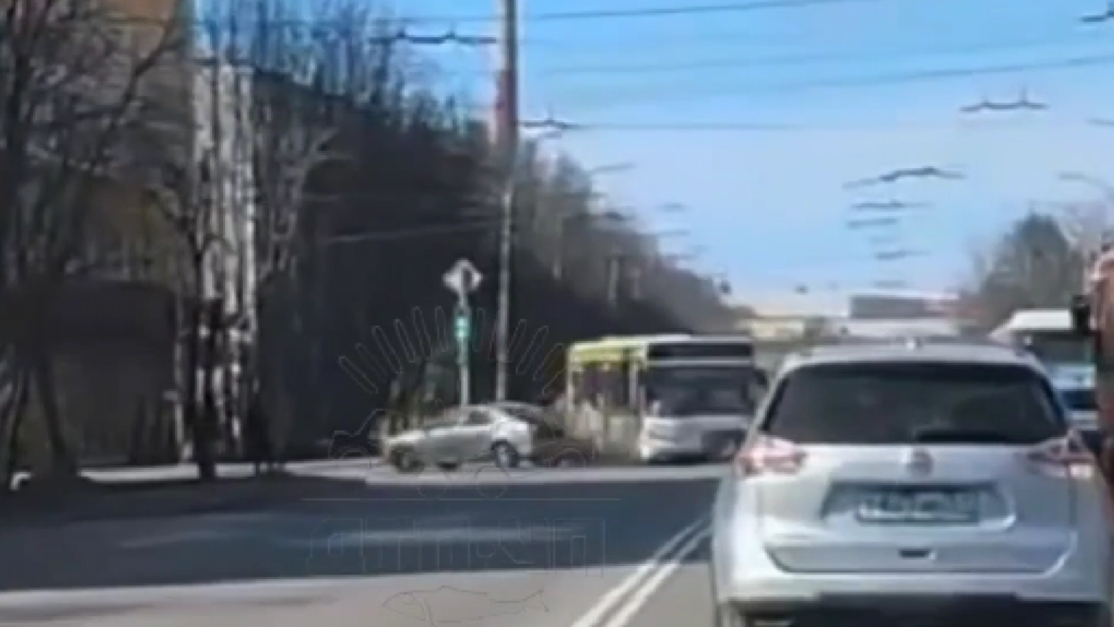 Появилось [видео] аварии с автобусом в Мурманске