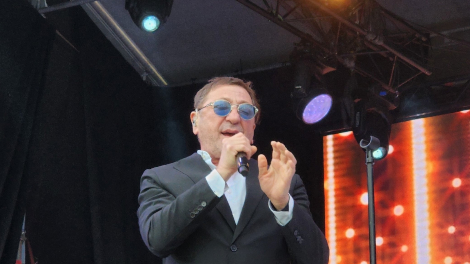 Григорий Лепс дал концерт в Мурманске на полтора часа