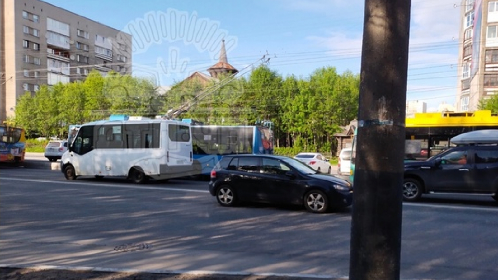 В Мурманске встали троллейбусы