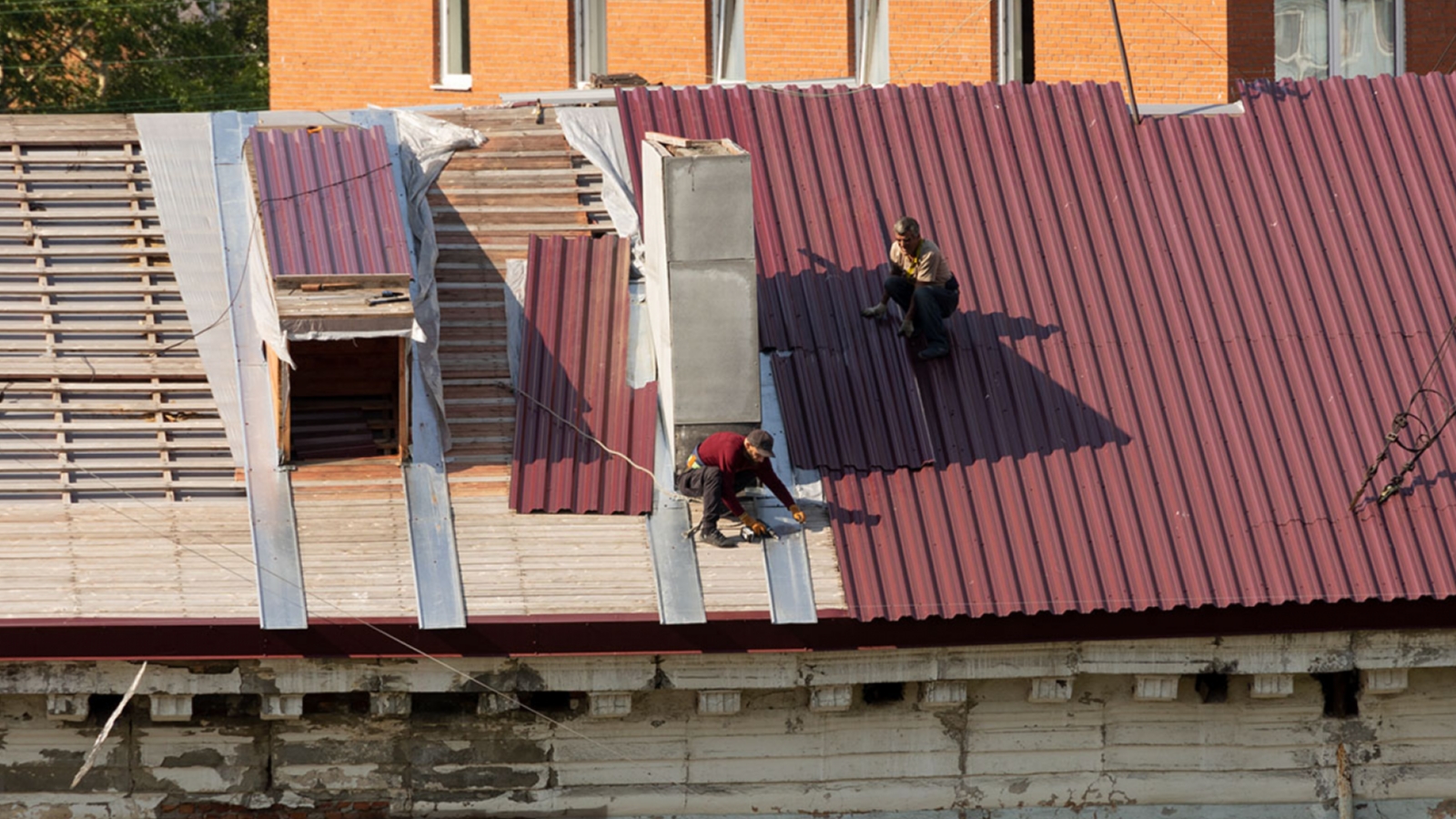 В Снежногорске проведут капитальный ремонт школьной крыши