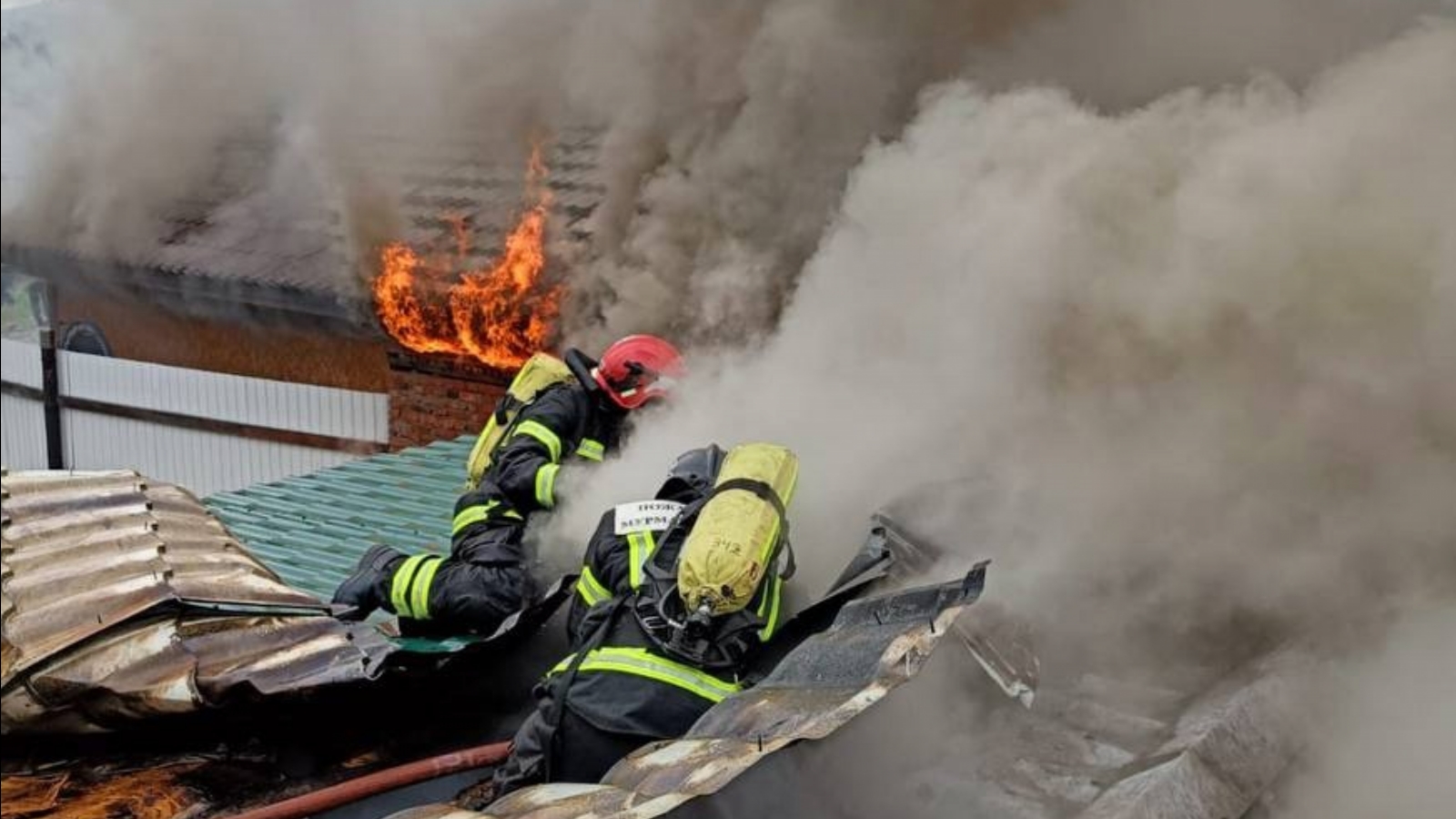 В Кандалакше потушили пожар в частном доме